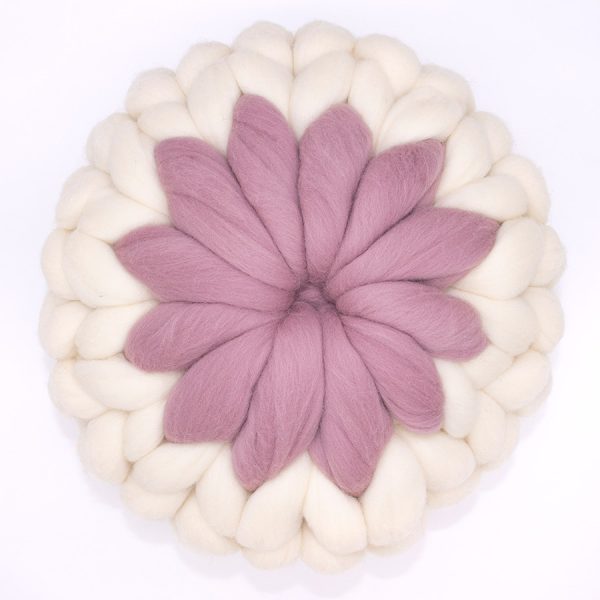 Flower Cushion White and Pink Mauve wool Super chuncky